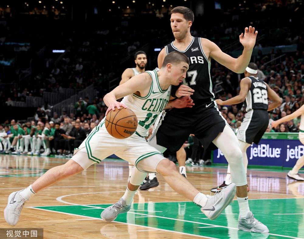 正是她在比 正是她在比