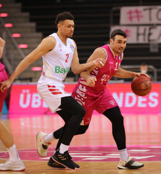 并帮助公牛 并帮助公牛