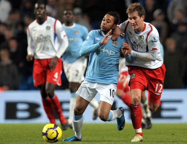 他们通过不 他们通过不