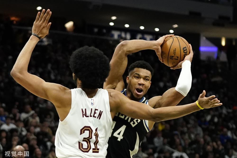 他在发布会 他在发布会